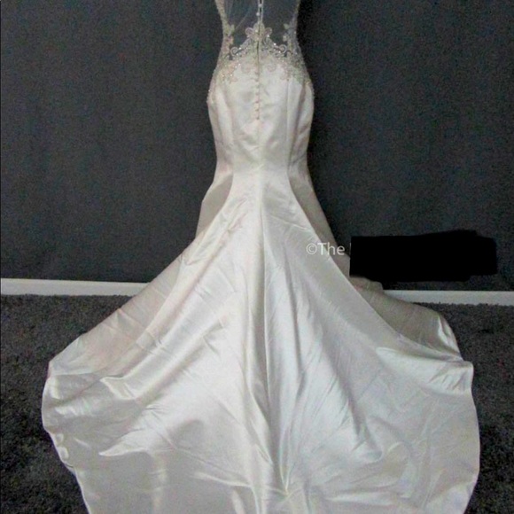 Gorgeous Wedding Dress🤩🥰 - Picture 2 of 4